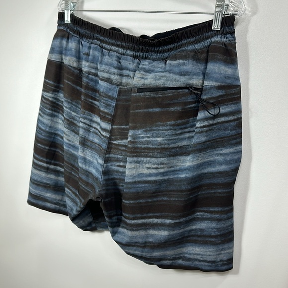 Lululemon Surge lined striped shorts size XL - Picture 8 of 11